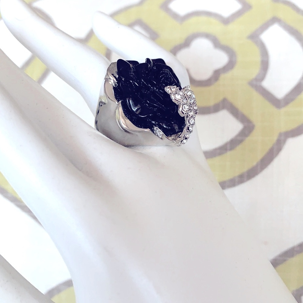 GUESS BLACK ROSE & BUTTERFLY STATEMENT RING SZ 8 - Picture 6 of 10
